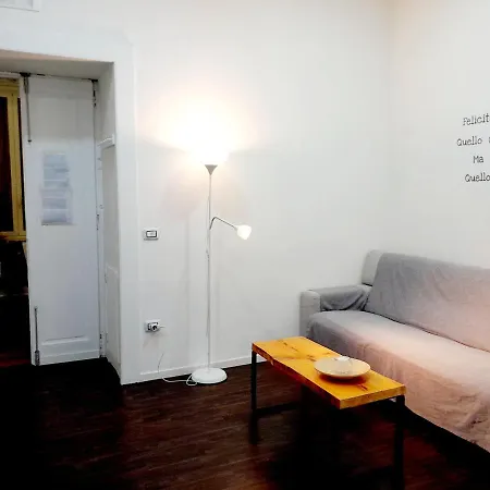 Family House Piazza Carita' * Napoli