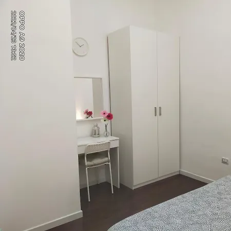 Apartment Piazza Carita' Centro Storico Naples