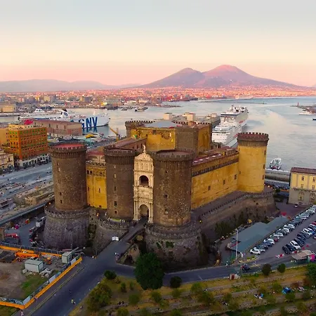 Apartment Piazza Carita' Centro Storico Naples