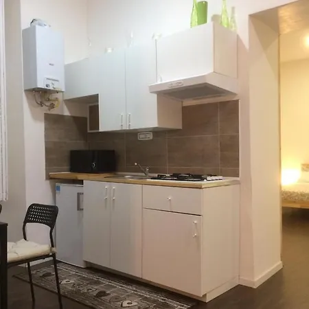 Apartment Piazza Carita' Centro Storico Naples